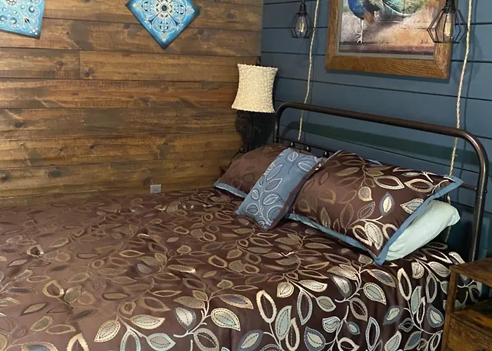 Carlton At Of Egypt 500 Sq Ft *