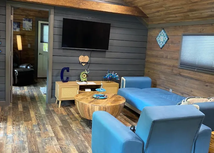 Carlton At Of Egypt 500 Sq Ft *