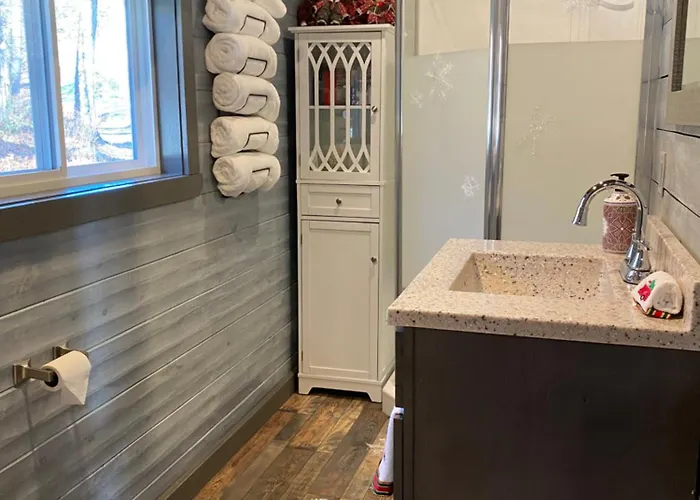 Carlton At Of Egypt 500 Sq Ft *